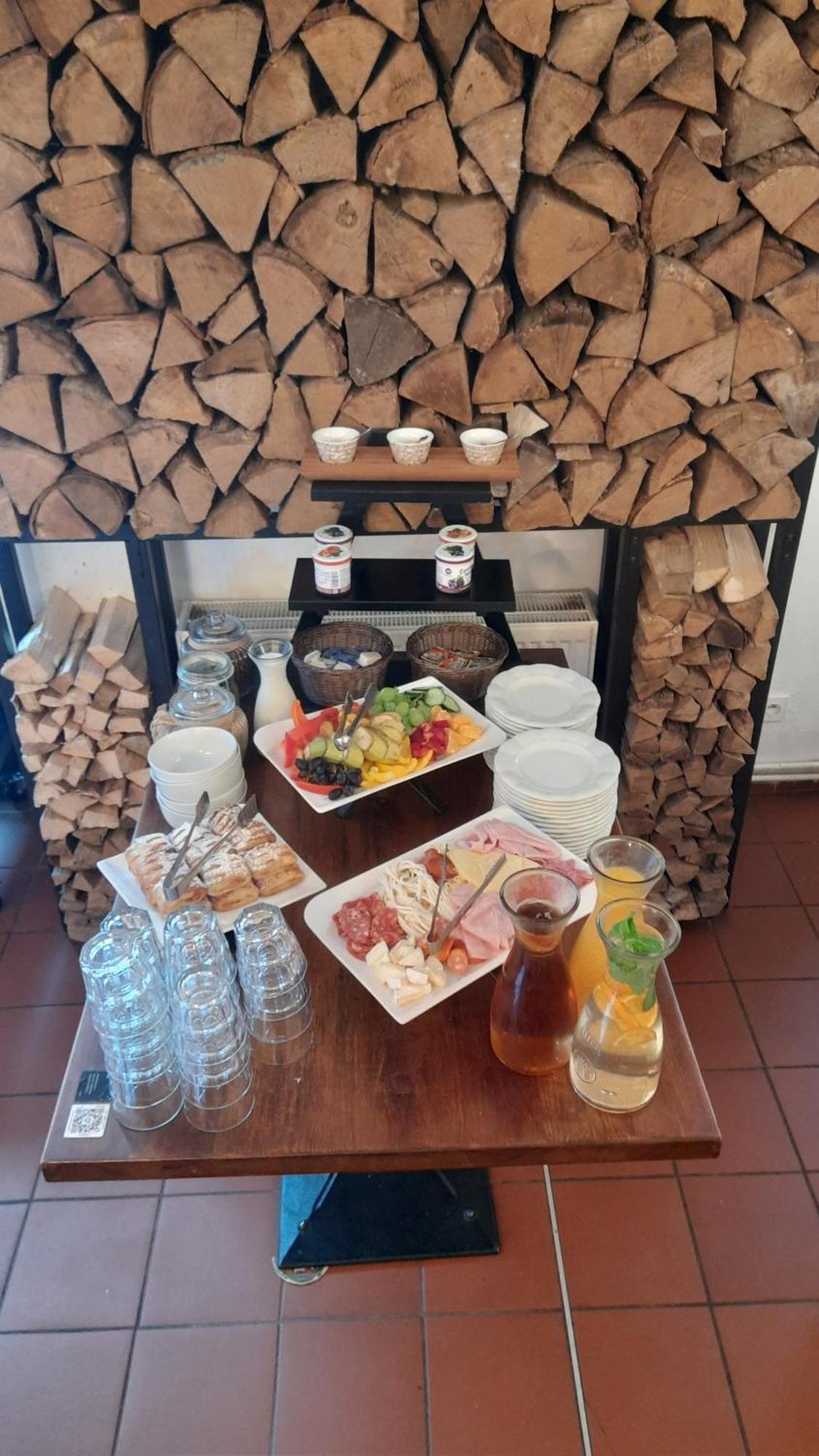 Отель Wellness Liberecka Vysina 3*